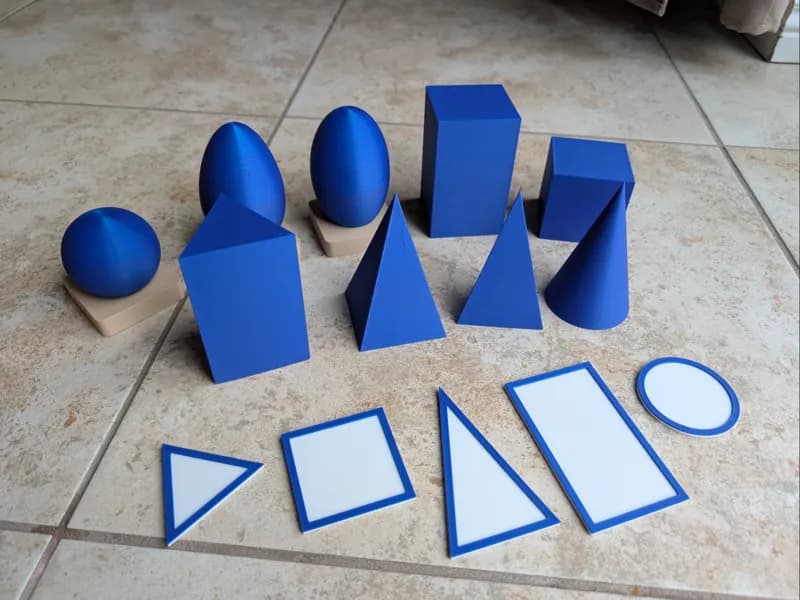 Sólidos Geométricos Montessori com Bases