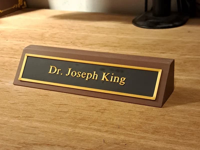 Plaqueta de Nome de Mesa Clássica Personalizável